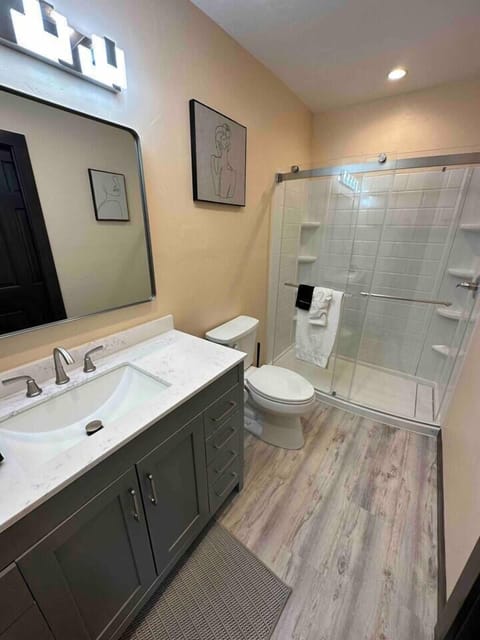 Cottage (stairs required, no elevator) | Bathroom | Free toiletries, hair dryer, towels