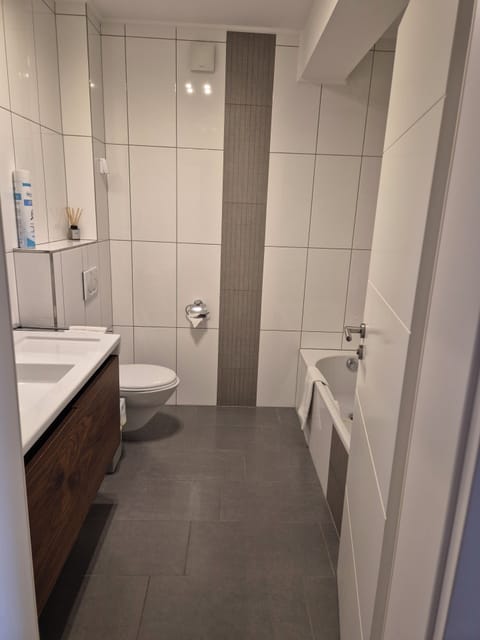 Classic Apartment | In-room safe, soundproofing, free WiFi, bed sheets