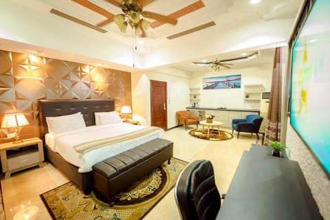 In-room safe, desk, soundproofing, free WiFi