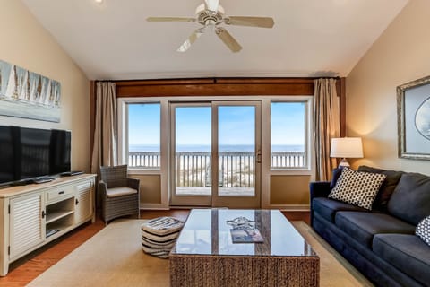 House, 3 Bedrooms | Living area | TV