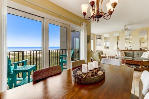 Condo, 2 Bedrooms | Interior