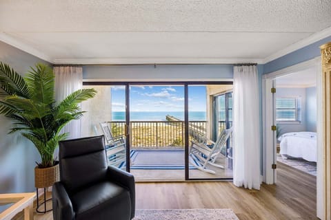 Condo, 2 Bedrooms | Interior