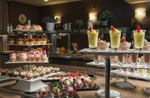 Free buffet breakfast