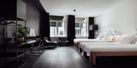 Family Room | In-room safe, desk, iron/ironing board, cribs/infant beds