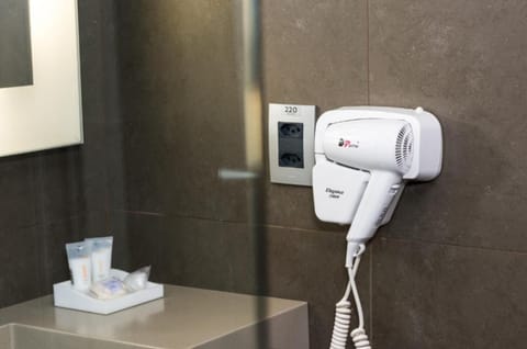 Standard Apartment, 1 Double Bed (For people with reduced mobility) | Bathroom | Shower, eco-friendly toiletries, hair dryer, towels