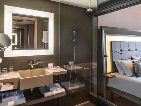 Minibar, in-room safe, desk, soundproofing