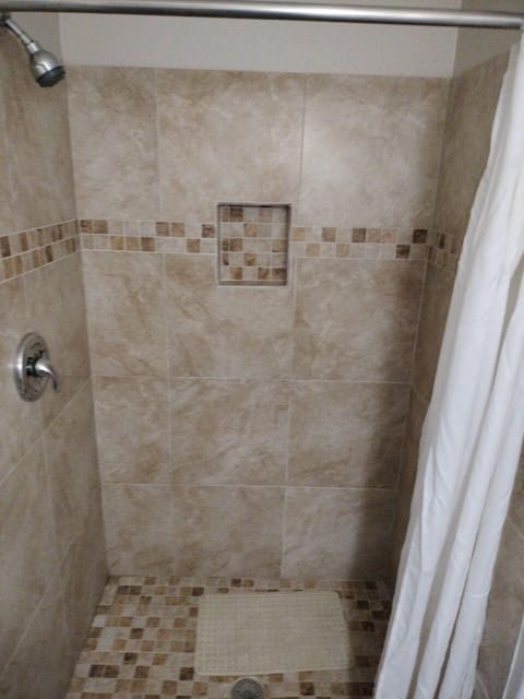 Shower, free toiletries, towels