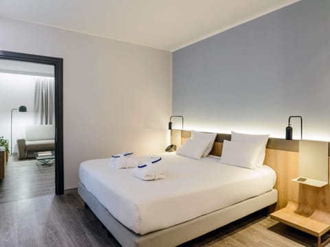 Presidential Suite, 1 King Bed with Sofa bed | Premium bedding, down comforters, minibar, in-room safe