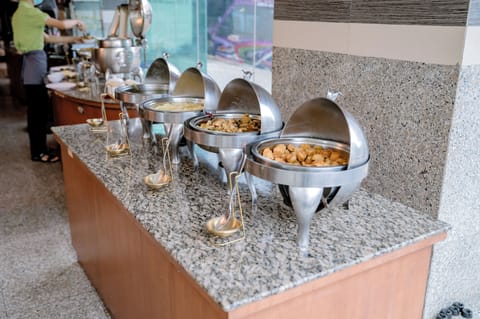 Daily buffet breakfast for a fee