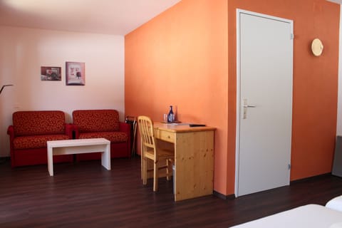 Deluxe Double Room, Accessible (H4RS) | Living area | Flat-screen TV