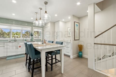 Townhome, 2 Bedrooms | Dining