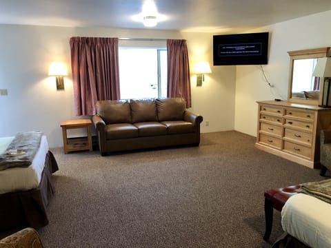 Desk, iron/ironing board, free WiFi, bed sheets