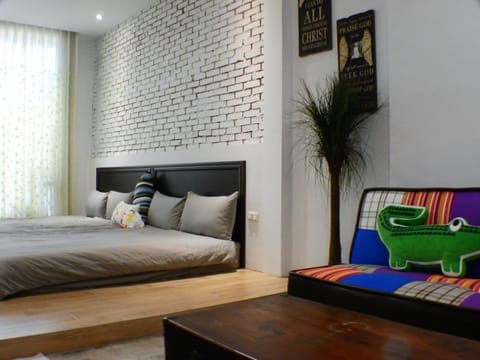 Comfort Quadruple Room, 1 Bedroom | Premium bedding, desk, soundproofing, rollaway beds