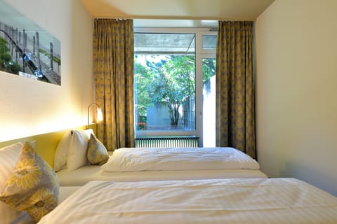 Premium bedding, in-room safe, desk, blackout drapes