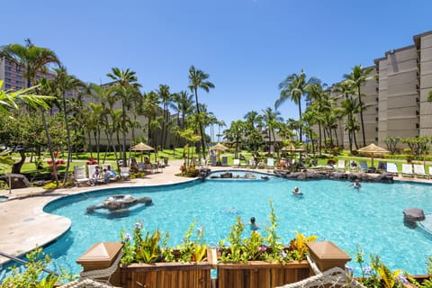 Studio | Outdoor pool | Outdoor pool, sun loungers
