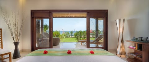 Bungalow, Private Pool, Beachfront | Minibar, in-room safe, individually decorated, free WiFi