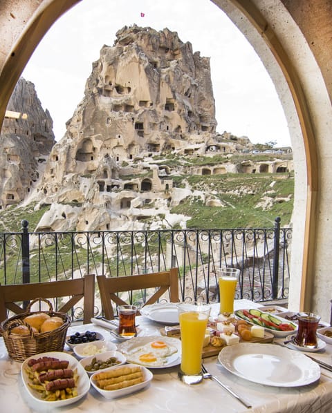 Free daily full breakfast