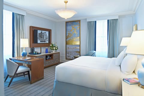 Deluxe Room, 1 King Bed | Premium bedding, in-room safe, desk, laptop workspace
