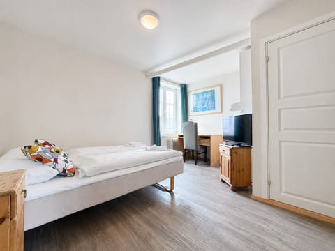Double Room | Desk, soundproofing, free cribs/infant beds, free WiFi