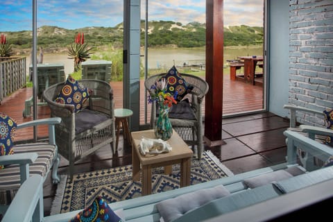 Deluxe Cottage (River Cottage ) | Terrace/patio