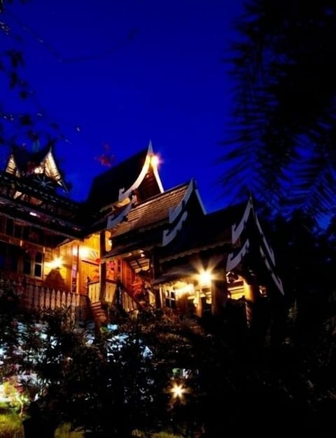 Front of property - evening/night