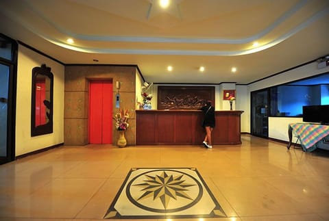 Check-in/check-out kiosk