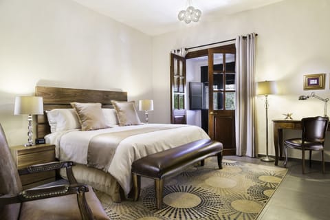 In-room safe, desk, laptop workspace, iron/ironing board