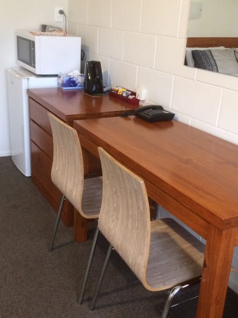 Queen Studio Unit  | Coffee and/or coffee maker