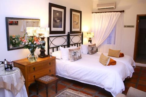 Hypo-allergenic bedding, in-room safe, individually furnished, free WiFi