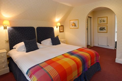 Desk, iron/ironing board, free WiFi