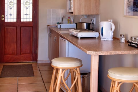 SUITE Self-catering | Private kitchen | Fridge, coffee/tea maker, electric kettle