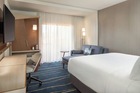 Desk, blackout drapes, iron/ironing board, free WiFi