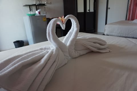 Family Triple Room | Desk, free WiFi