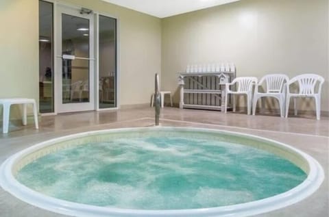 Indoor spa tub