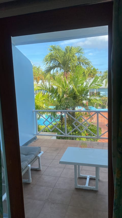 Standard Room, 1 King Bed | Iron/ironing board, cribs (free), rollaway beds (free), WiFi (free)