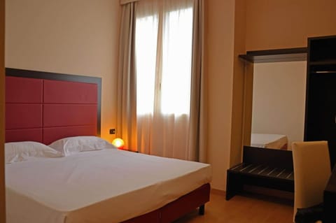 Minibar, in-room safe, desk, soundproofing