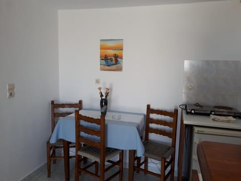 Duplex | Private kitchen | Fridge, stovetop, electric kettle, cookware/dishes/utensils