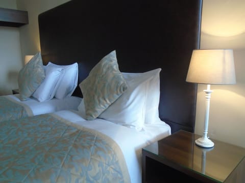 Double Room | Desk, iron/ironing board, free WiFi, bed sheets