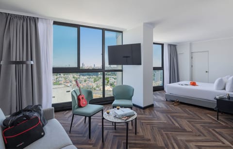 Family Room | In-room safe, blackout drapes, iron/ironing board, free WiFi