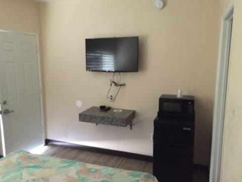 Desk, rollaway beds, free WiFi, bed sheets