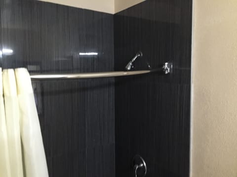 Room, 1 Queen Bed | Bathroom | Shower, free toiletries, towels