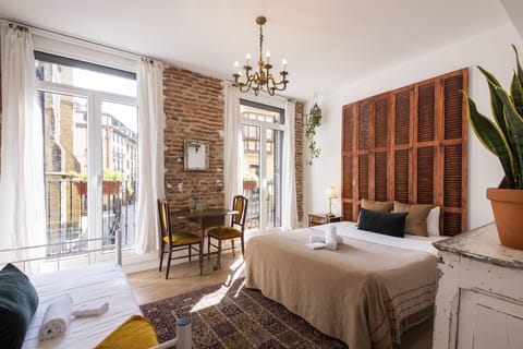 Classic Triple Room, Balcony, City View | Individually decorated, individually furnished, free WiFi, bed sheets