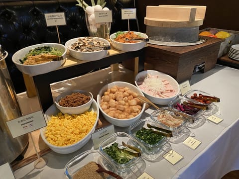 Daily buffet breakfast for a fee