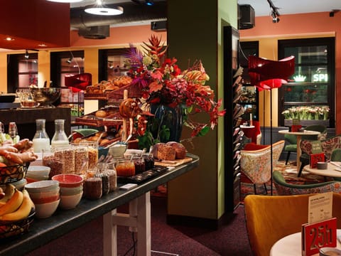 Daily buffet breakfast for a fee