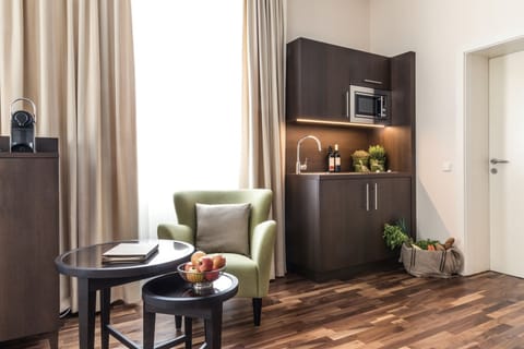 Junior Studio Suite | Private kitchenette | Highchair, eco-friendly cleaning products