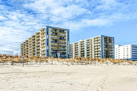 Condo, 2 Bedrooms | Exterior