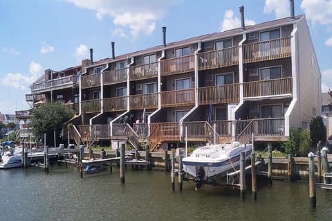 Townhome, 3 Bedrooms | Front of property