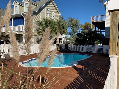 House, 4 Bedrooms | Pool