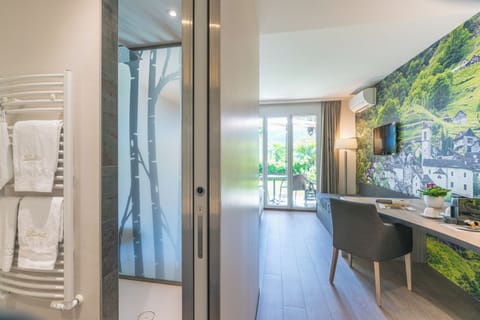 Comfort Triple Room, 3 Twin Beds, Private Bathroom | Premium bedding, minibar, in-room safe, desk