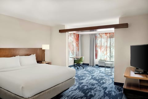 Pillowtop beds, desk, laptop workspace, blackout drapes